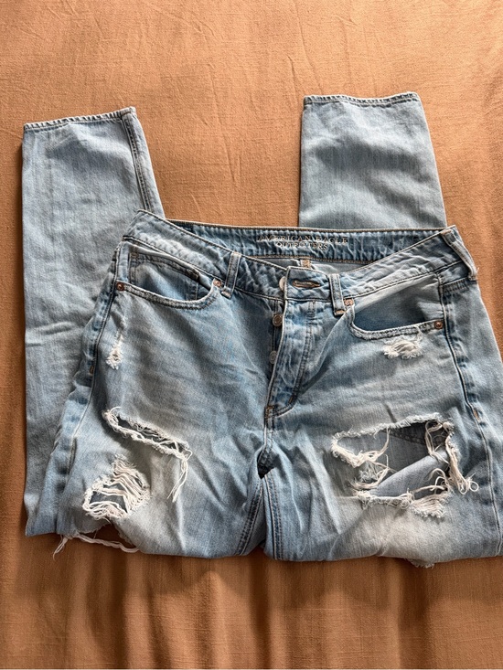 American Eagle Outfitters Denim - American Eagle Outfitters - Light Wash Distressed “Tomgirl” Jeans